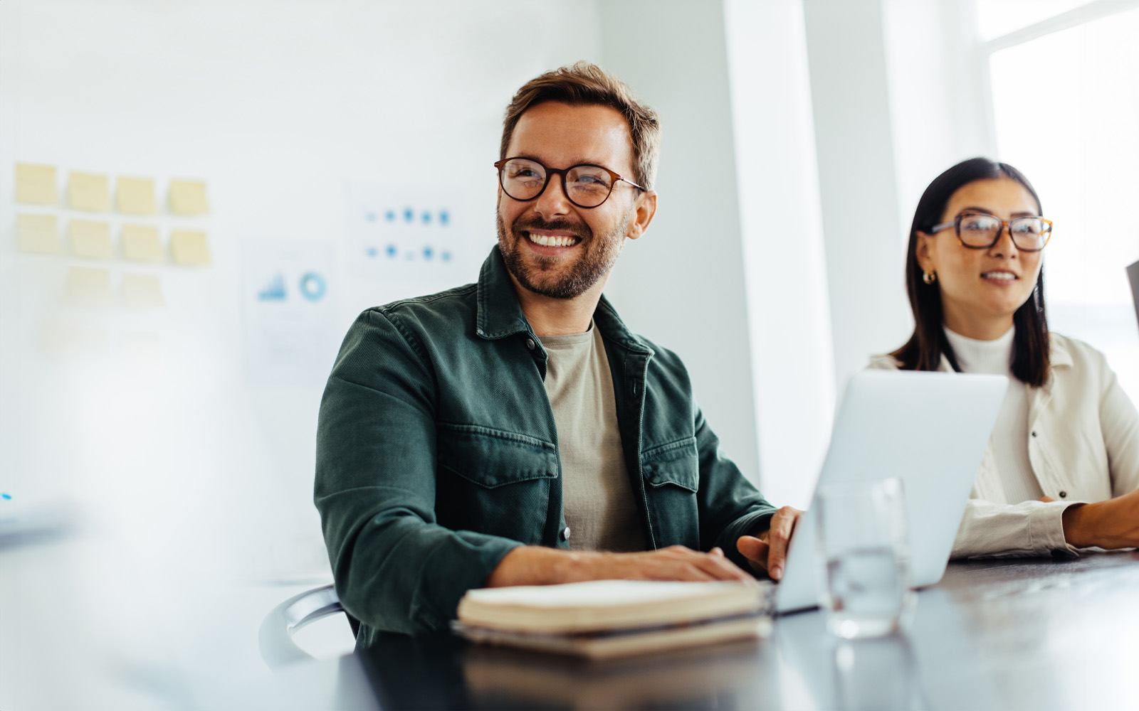 business-man-listening-to-a-discussion-in-an-office-1446934118