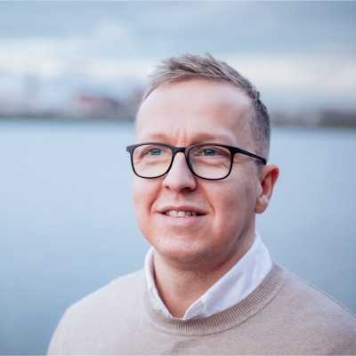 Jakub Santur, Salesforce