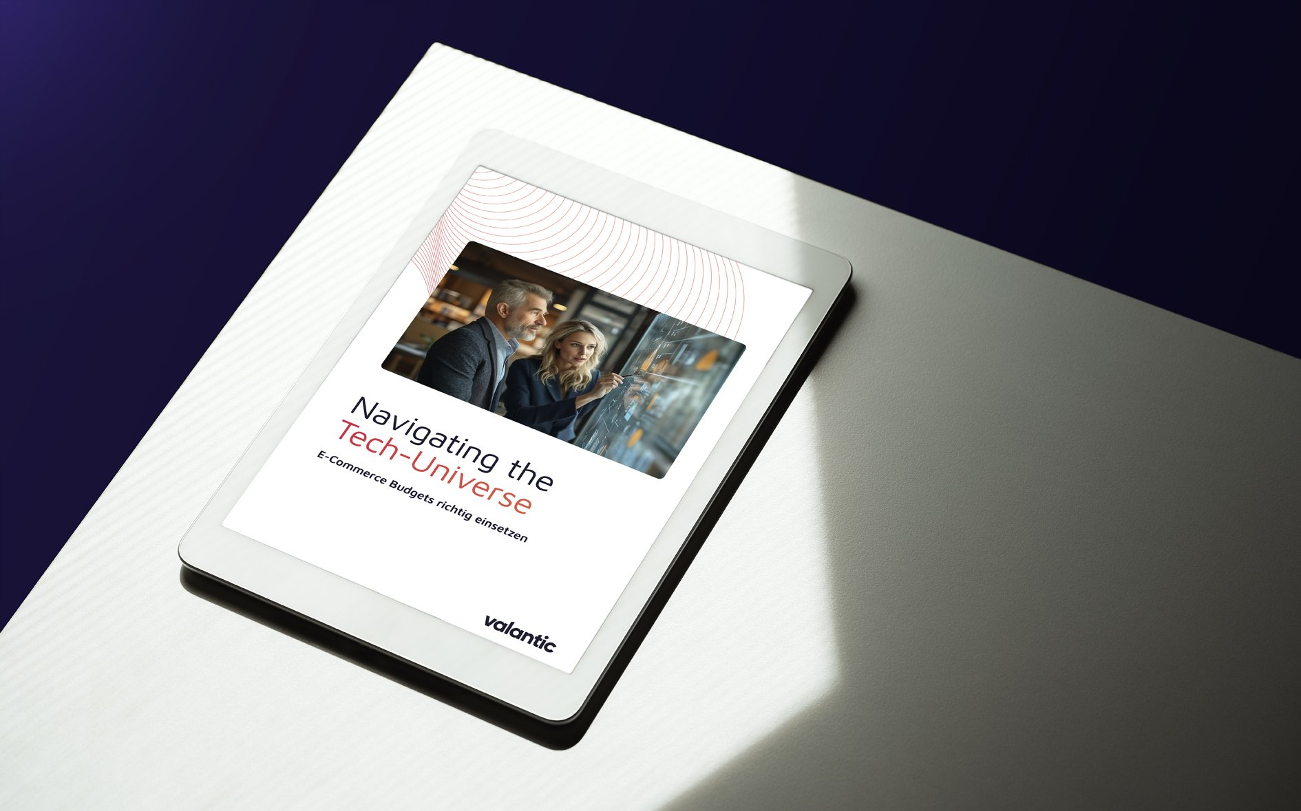 Titelseite eines Whitepapers zum Thema Total Cost of Ownership (TCO), mit Titel und Unternehmenslogo.