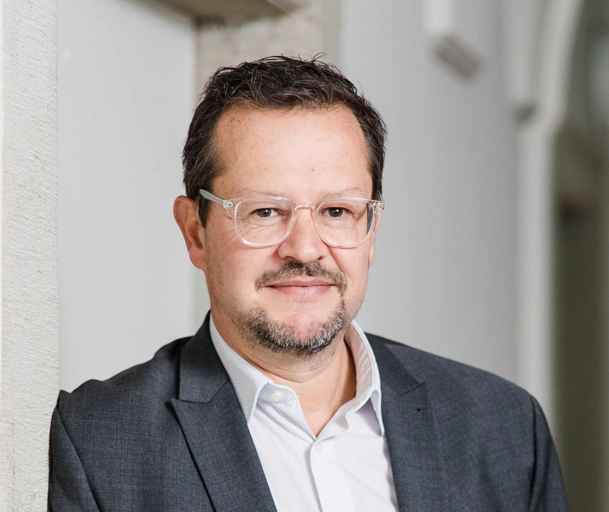 Daniel Rauch begleitet Unternehmen bei der strategischen Ausrichtung ihrer ERP- und Cloud-Transformation. Sein Fokus liegt auf der Entwicklung zukunftsfähiger IT-Architekturen und der erfolgreichen Umsetzung von Transformationsprojekten.