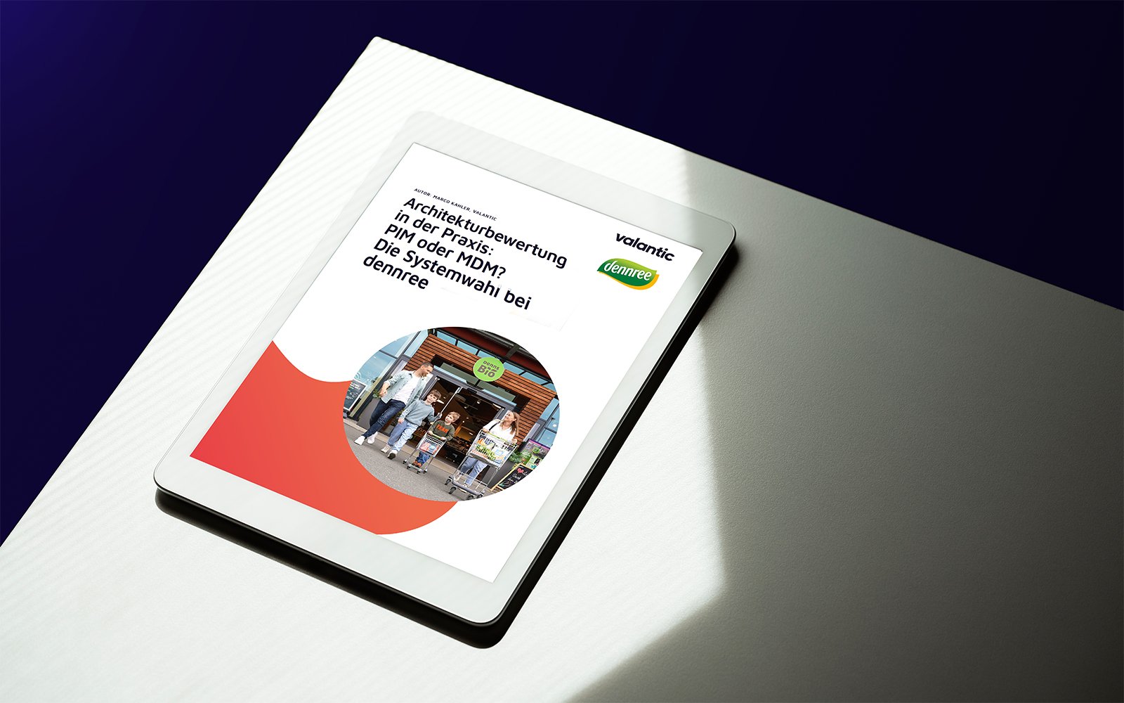 Ipad mit geöffneter Case Study