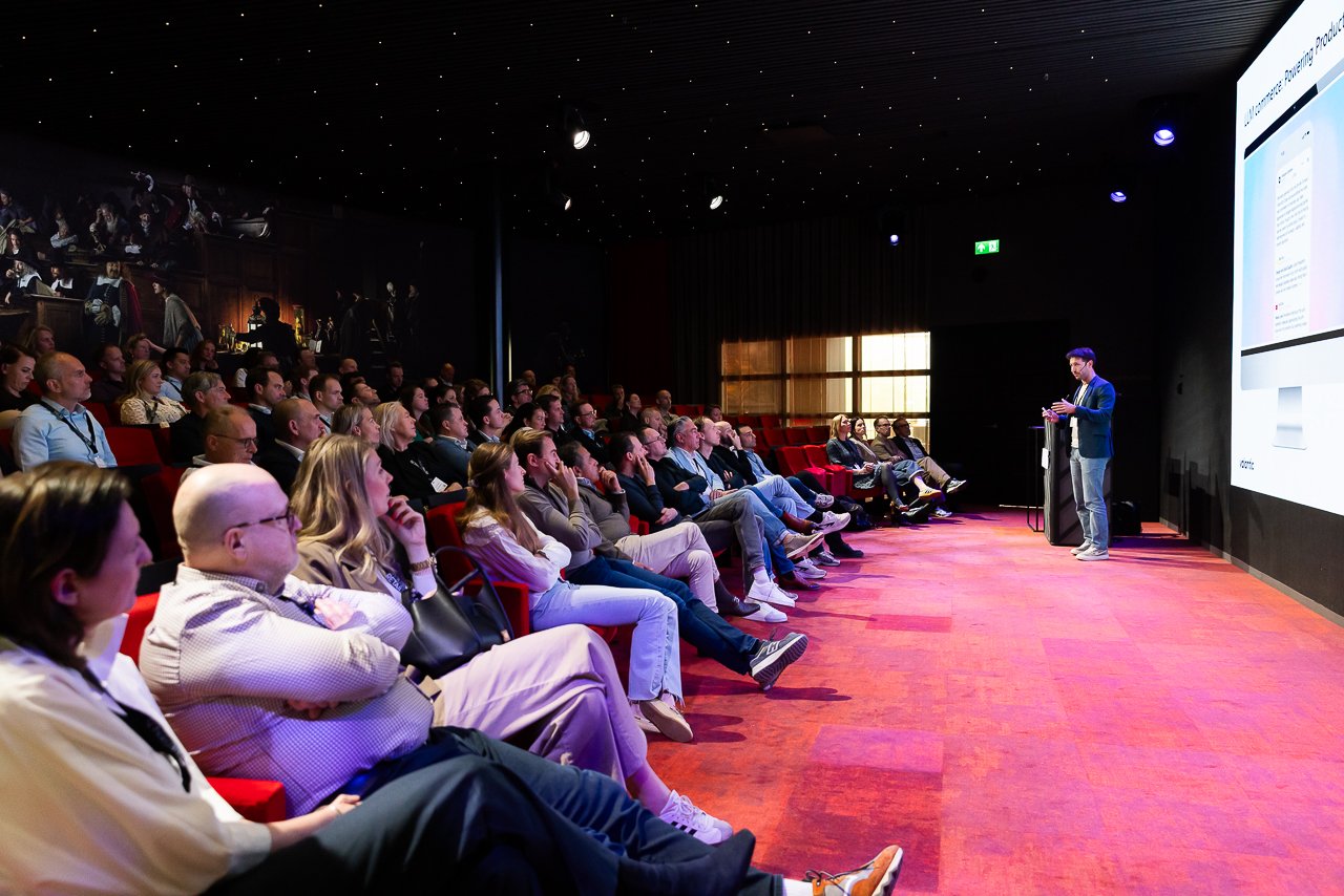 Sander geeft zijn presentatie op RetailTrends Topics