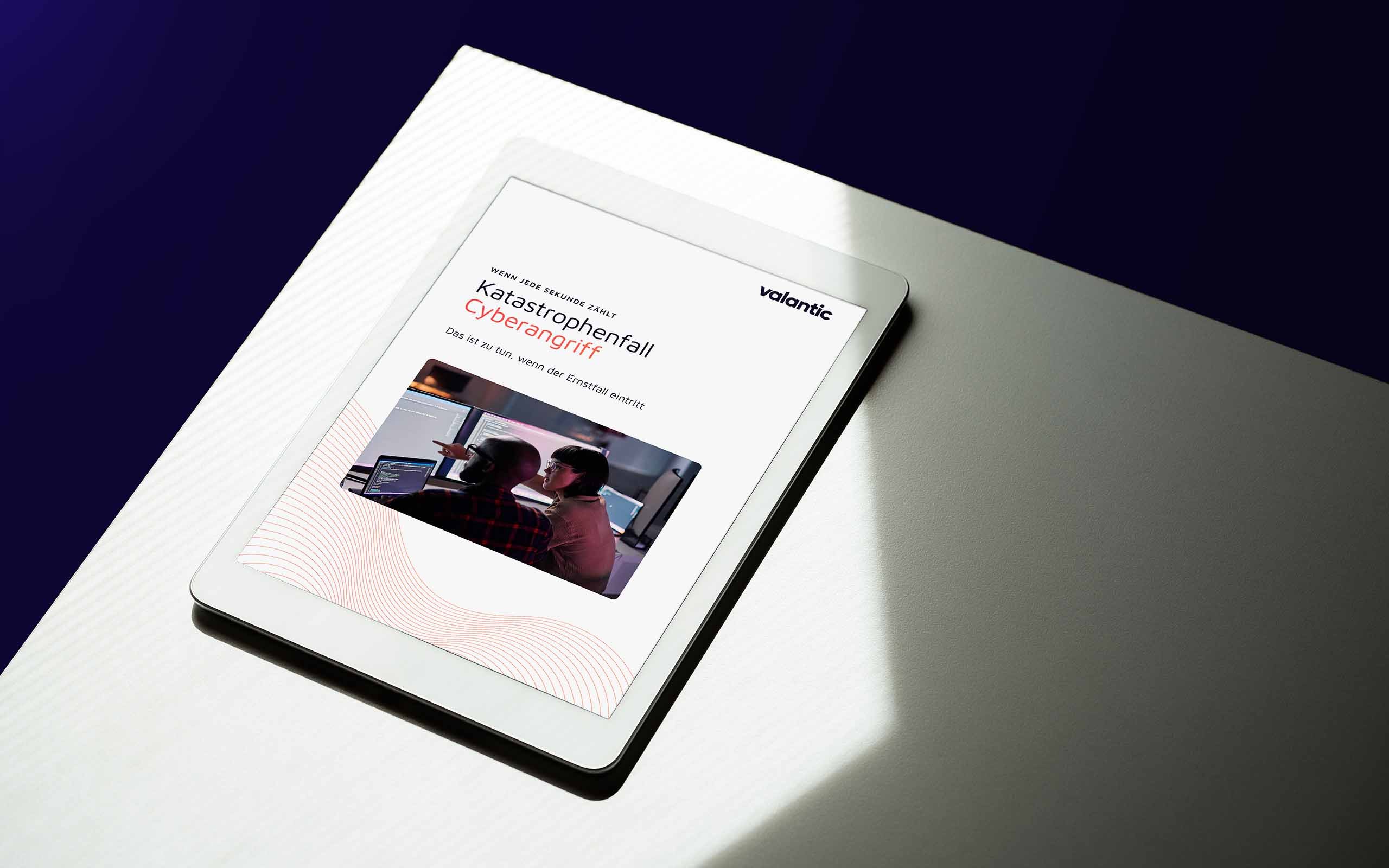 Whitepaper-Mockup-Cyber Attack-2025-de